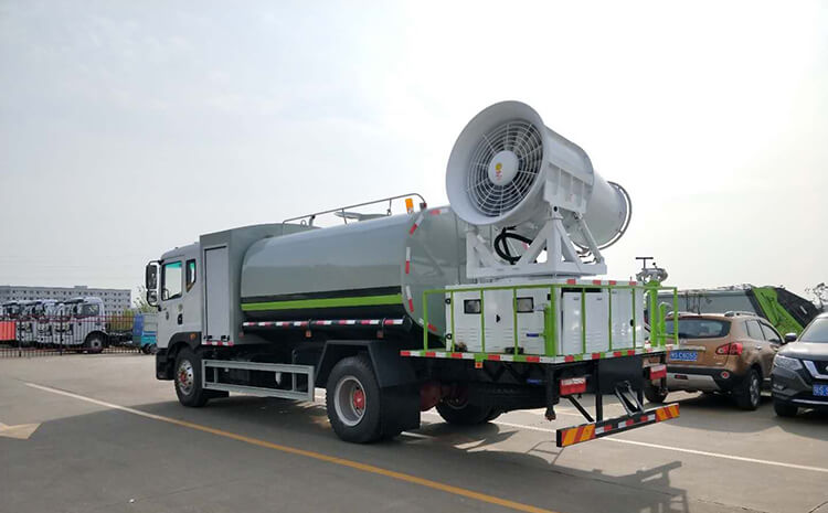 如何安全的操控霧炮機(jī)設(shè)備？