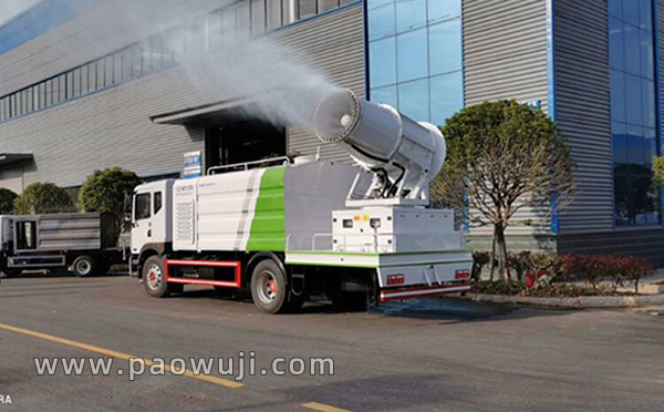 鄭通霧炮機(jī)廠家,霧炮機(jī)廠家直銷 -車載式霧炮機(jī).jpg